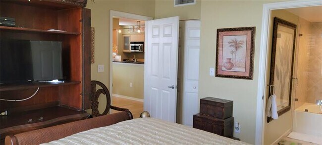 Building Photo - 2080 S Ocean Dr