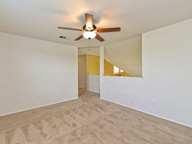 Building Photo - Spacious 2 story with cul-de-sac location