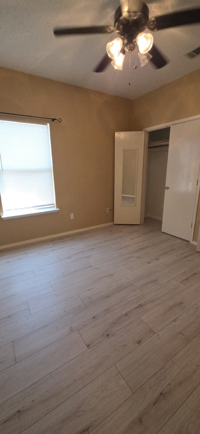 Building Photo - Beautifully Updated Arlington Home with Po...