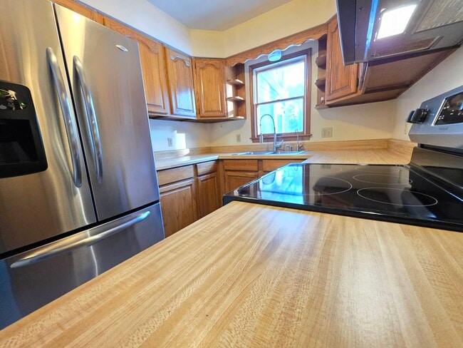 Building Photo - 29325 W Line Rd