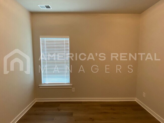Building Photo - Home for Rent in Odenville, AL! Available to View with 48 Hours Notice!!