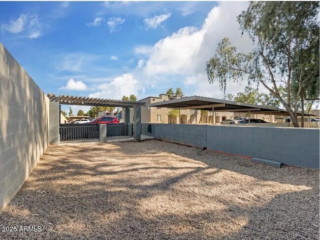 Building Photo - 5750 N 59th Ave