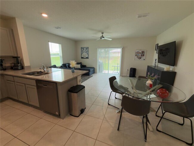 Building Photo - 1206 Balsam Dr.