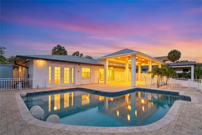 Building Photo - 3924 Versailles Dr