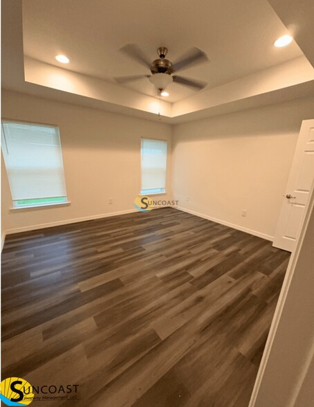 Building Photo - 8 Hemlock Cir Ln