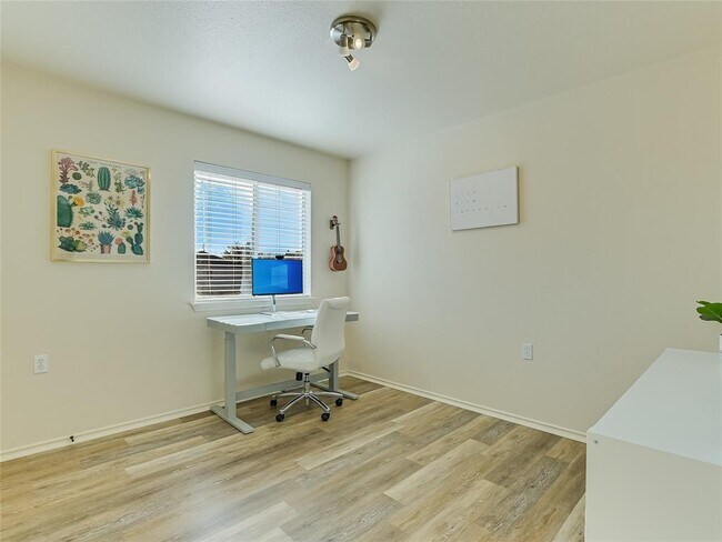 Building Photo - 5516 Rayburn Ln