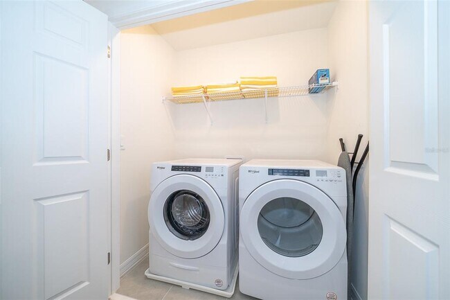 Building Photo - 1852 Tropical Palms Cir
