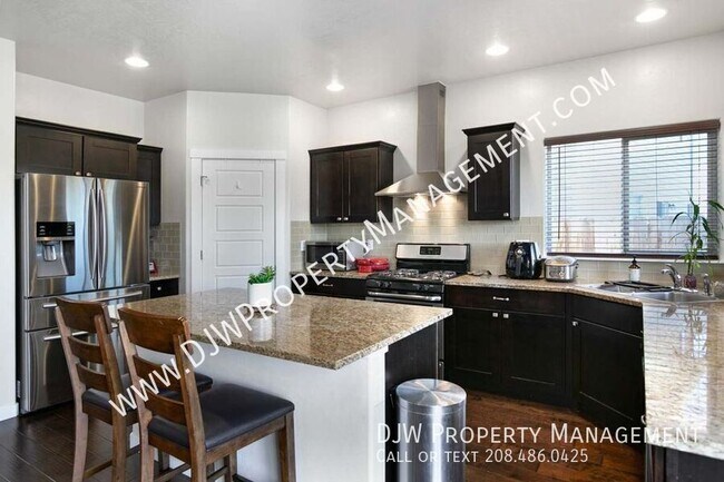 Building Photo - 5218 N Zamora Way