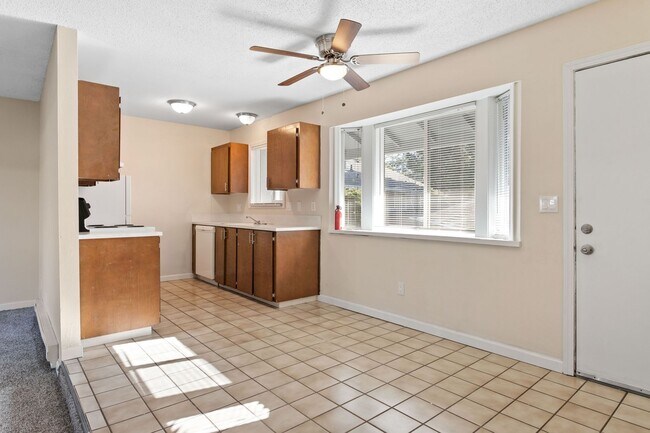 Interior Photo - Queens Commons