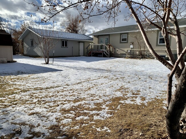 Building Photo - 3895 Kitt Dr