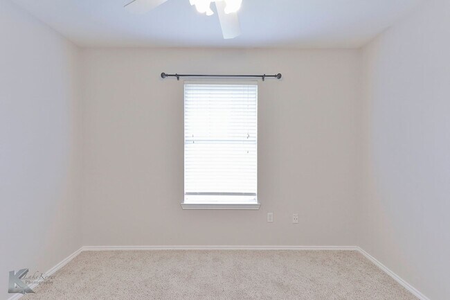 Building Photo - Great 3 bedroom 2 bath home in Wylie district.