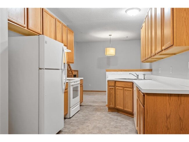 Building Photo - 5020 Holly Ln N