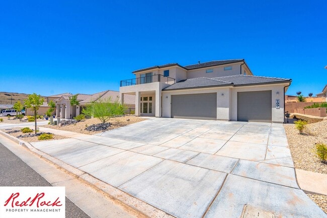 Building Photo - Stunning 4 Bedroom Home. Dog friendly!