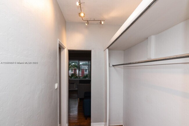 Building Photo - 635 12th St