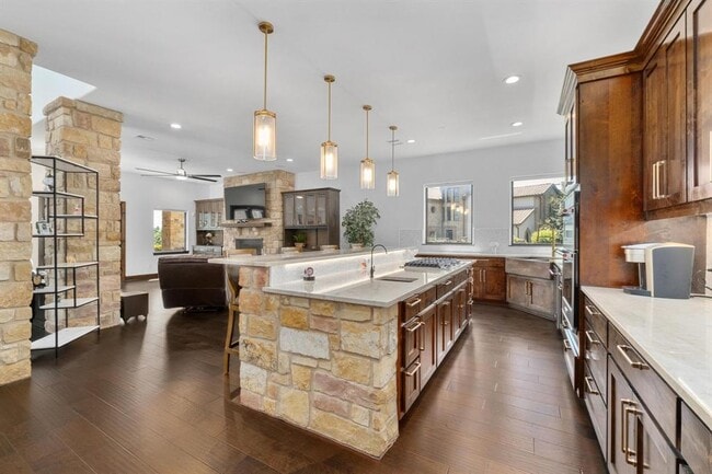 Building Photo - 13017 Luna Montana Way S