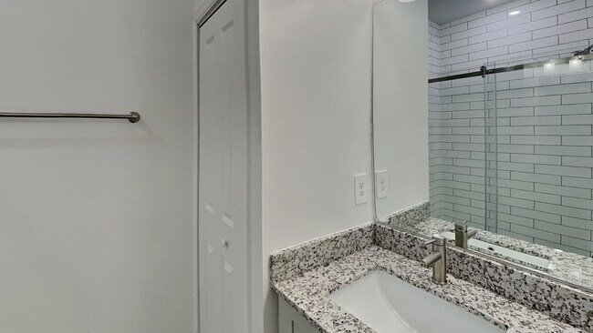 Building Photo - 4028 SW 7th Pl