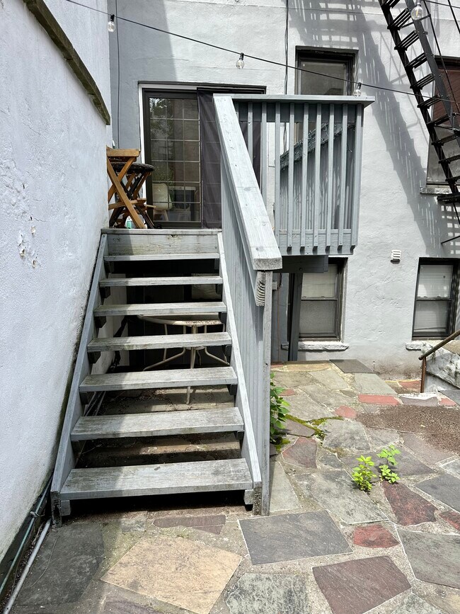 Building Photo - 139 Garden St