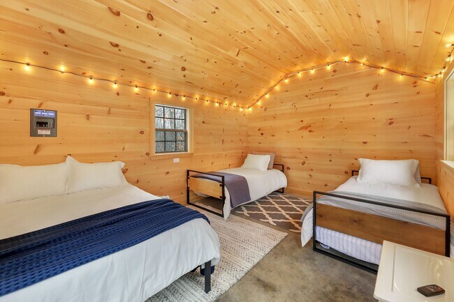 Building Photo - Modern, Tiny Home Retreat with Bonus Studio, Pet Friendly- Becket, MA