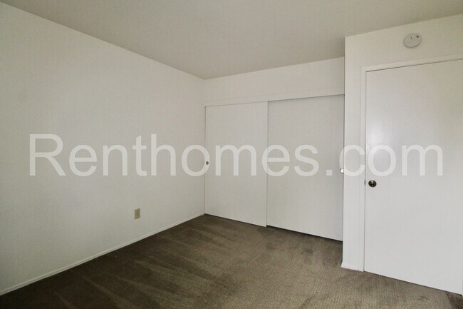 Building Photo - Mission Valley, 7958-E Mission Center Ct, Centrally Located, Community Pool and Spa!