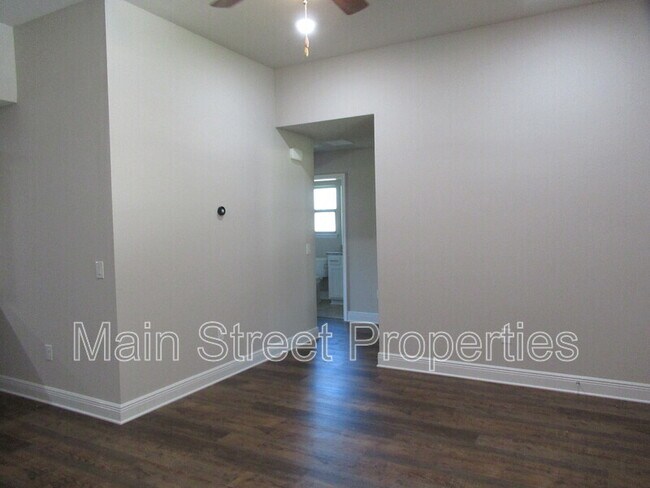 Building Photo - 7797 Ira Dr