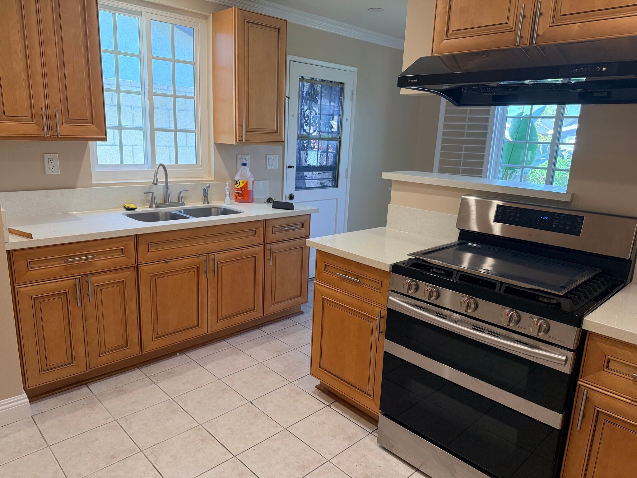 Kitchen - 1526 E Abila St