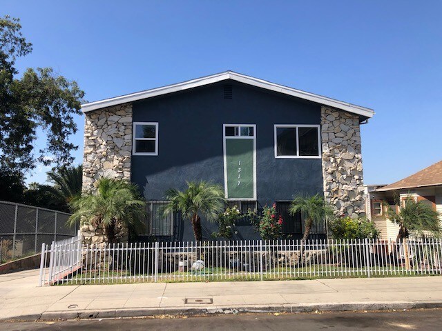 Building Photo - 1317 Waterloo St