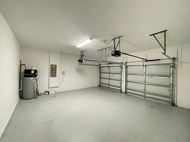 Building Photo - 10881 Longleaf Woods Dr