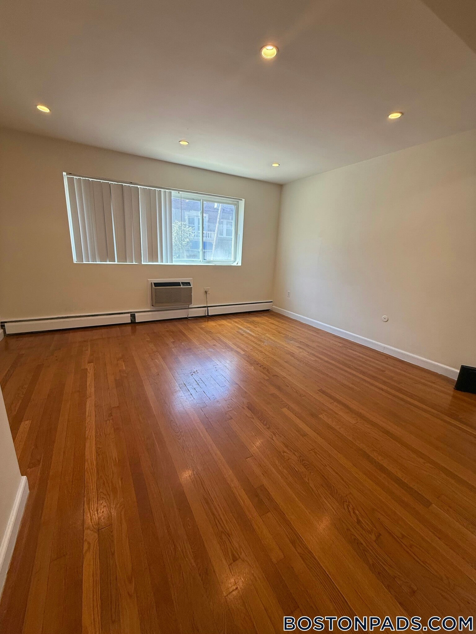 Building Photo - 34 Gardner St