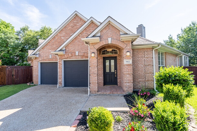 Primary Photo - 5022 Enclave Ct