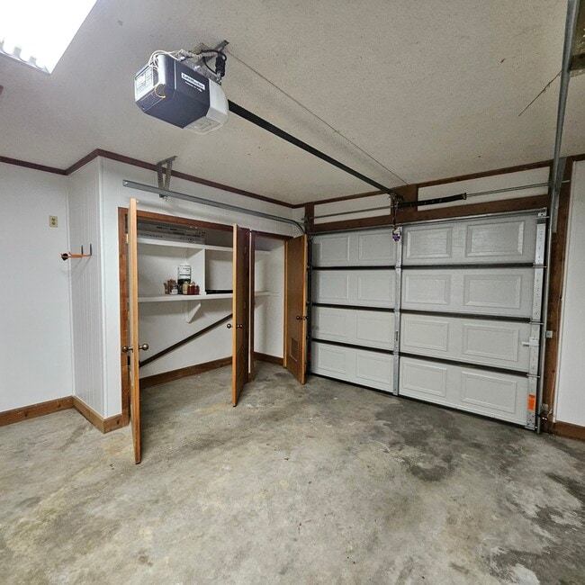 Building Photo - 81 Kincardine Dr