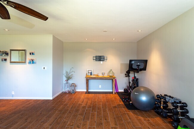 Living Room - 2040 W Cambridge Ave