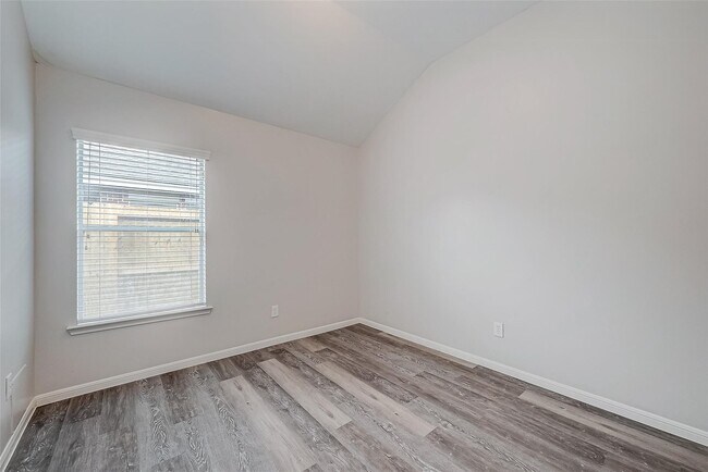 Building Photo - 1807 Hidden Breeze Dr