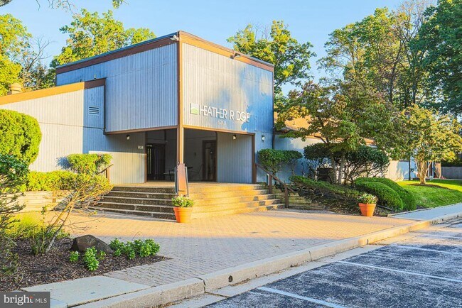 Building Photo - 6331 Red Cedar Pl