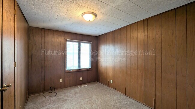 Building Photo - 302 St Jude Ave