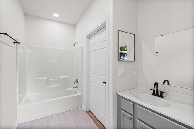 Building Photo - 4415 Castor St
