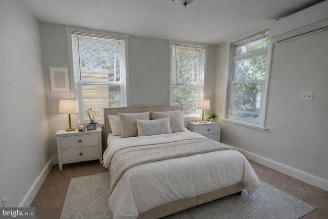 Building Photo - 790 S Front St