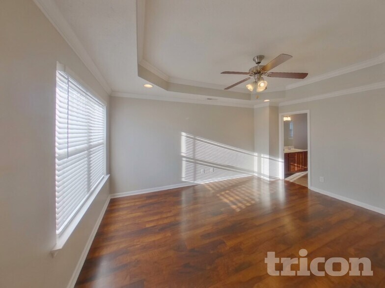 Building Photo - 916 Coolidge Ct