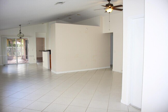 Building Photo - 1084 Golden Cane Dr
