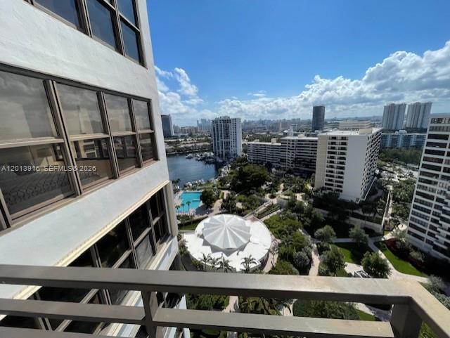 Building Photo - 2500 Parkview Dr