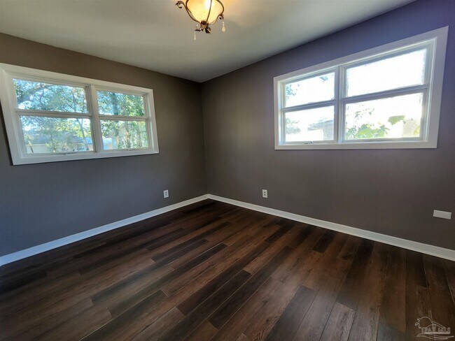 Building Photo - 3052 Creighton Rd