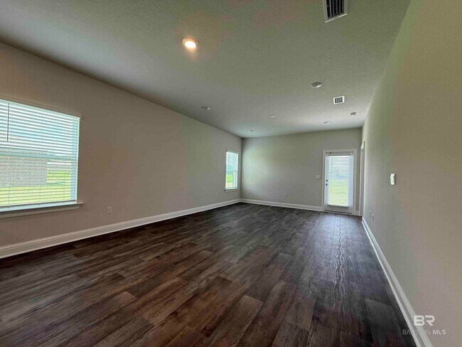 Building Photo - 19130 Treehill Ln