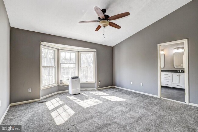 Building Photo - 2733 Quarry Heights Way
