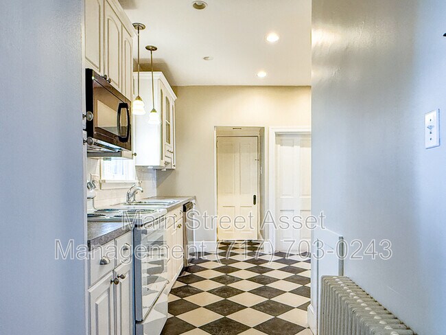 Building Photo - 139 S 29th St