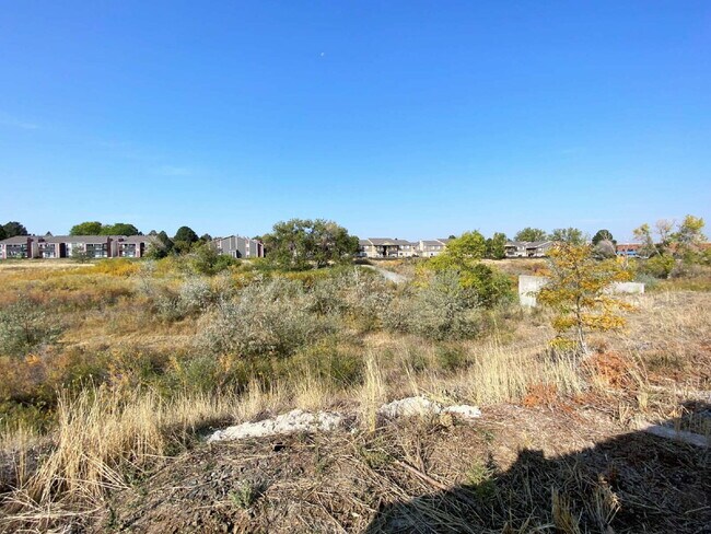 Building Photo - Wonderful 2 Bedroom and Loft on Large Lot and Backs to Open Space!