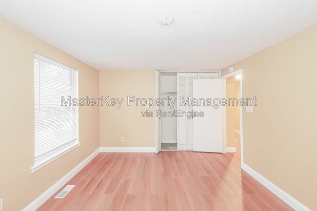 Building Photo - 104 Castle Bay Ct