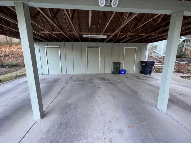 Building Photo - 3926 Monroe St