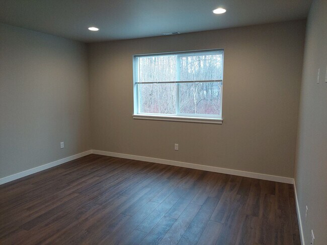 Building Photo - Beautiful Three Bedroom In Ferndale