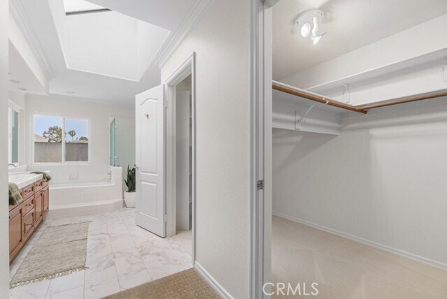 Building Photo - 2562 Woodbury Dr