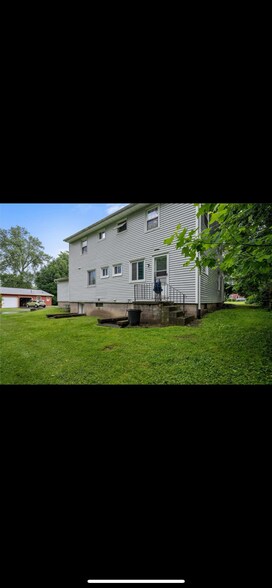 Yard - 29-31 Packet Boat Dr