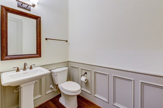 Building Photo - 5710 Brancott Way